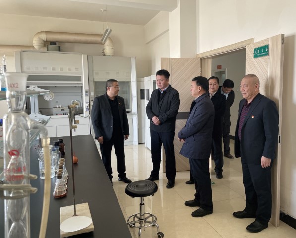 酒泉市政府黨組成員、副市長哈里別克來敦煌種業(yè)調研指導工作